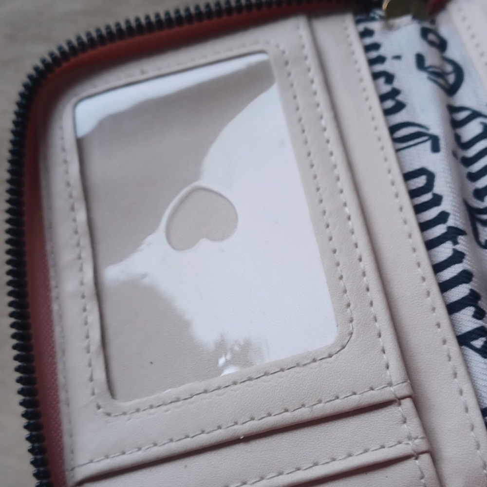 Juicy Couture  Wallet - Picture 8 of 16